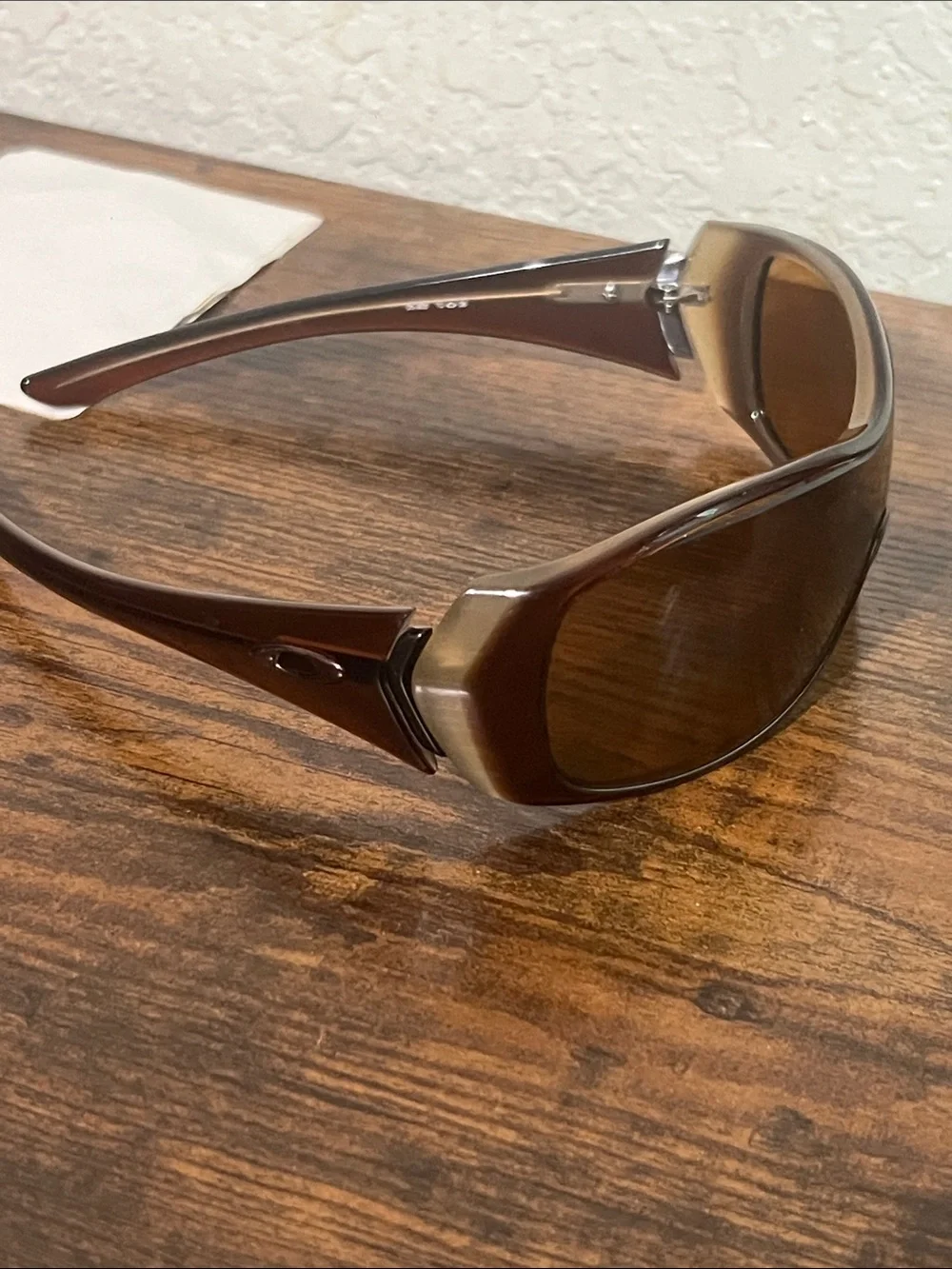 Oakley Wrap Sunglasses in Black